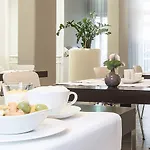 Bob W Schwabing Aparthotel 4*