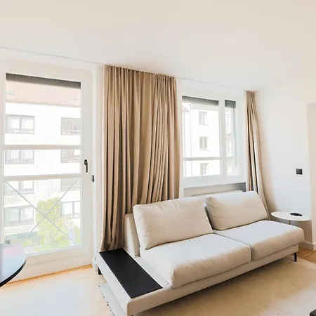 Bob W Schwabing 4*