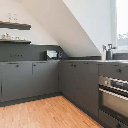 Bob W Schwabing 4*