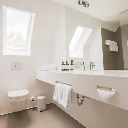 Bob W Schwabing Aparthotel 4*