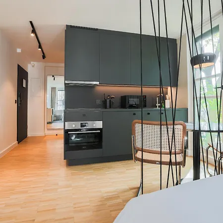 Bob W Schwabing 4*
