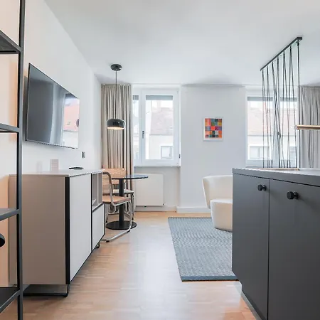 Bob W Schwabing 4*