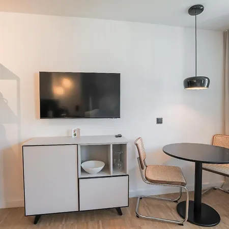 Bob W Schwabing Aparthotel 4*