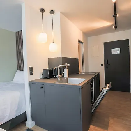 Bob W Schwabing 4*