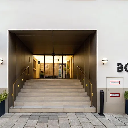 Bob W Schwabing 4*