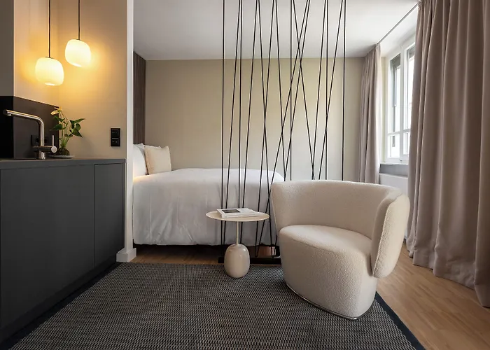 Bob W Schwabing 4*