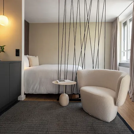 Bob W Schwabing 4*