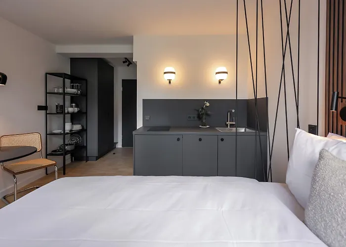 Bob W Schwabing 4*