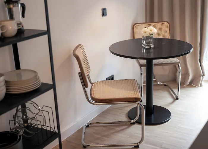 Bob W Schwabing 4*